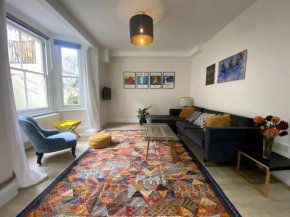 Spacious 2 Bedroom Apartment in Maida Vale